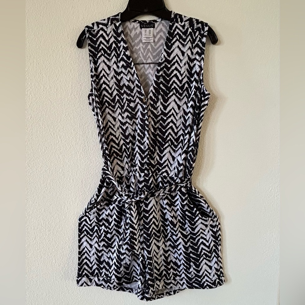 Cute Sleeveless Dress/Skorts